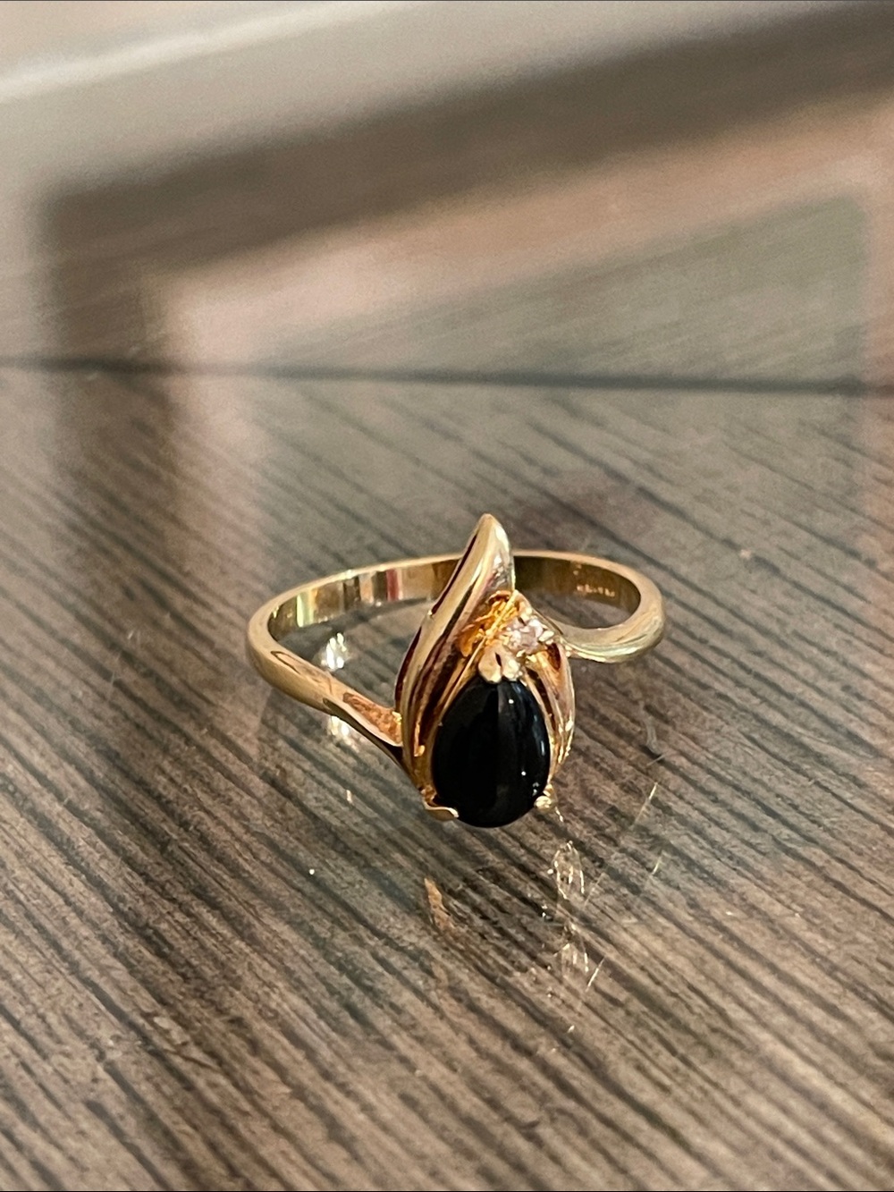 Vintage Mid-Century Style GoldTone Black Tear Drop Cabochon Statement Ring 10.25